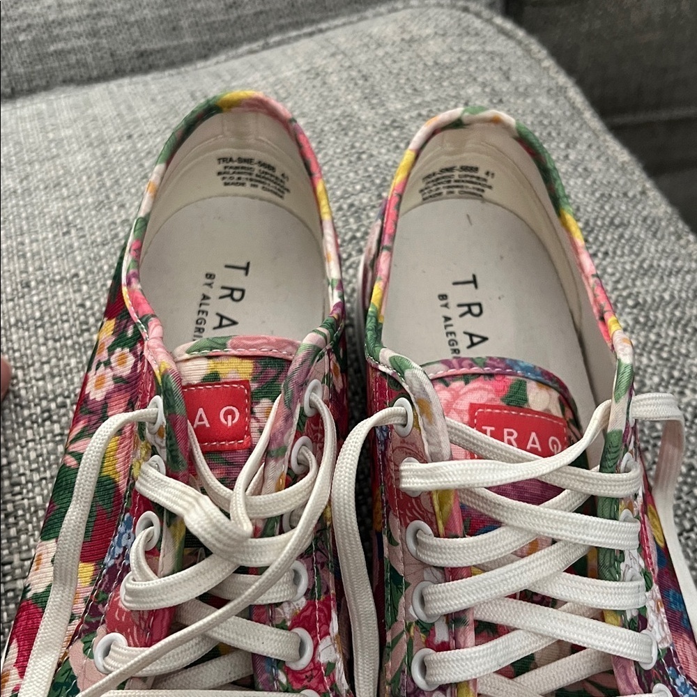 Women’s Traq by Alegria Sneaq Floral Dream Knit Sneakers Size 41 (10.5-11) - Picture 4 of 12